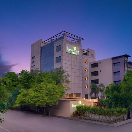 Lemon Tree Hotel, Noida Exterior photo
