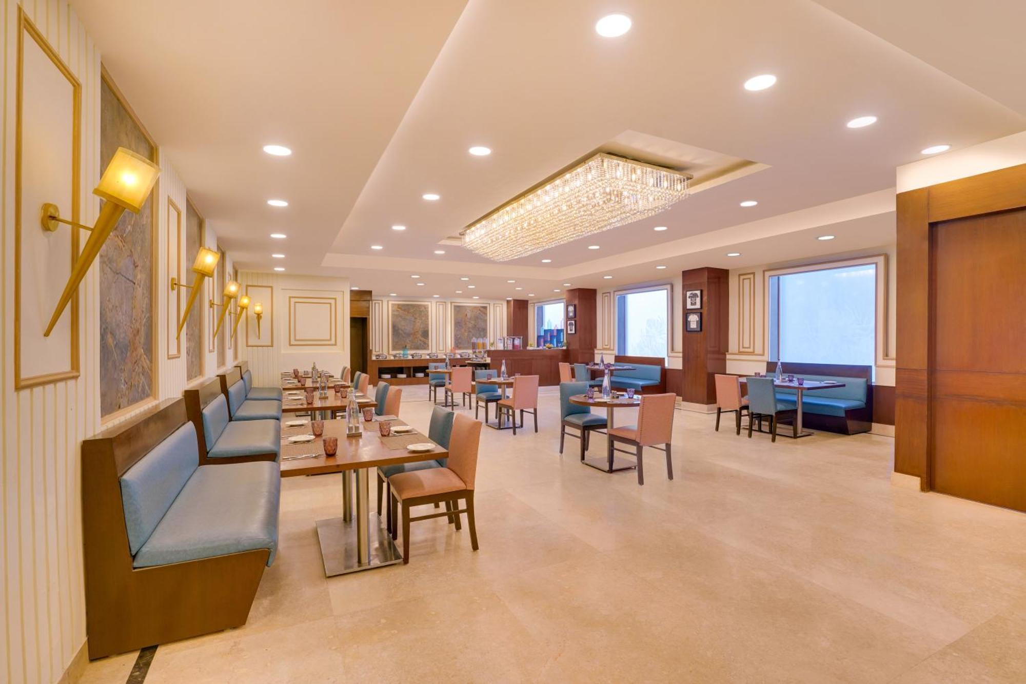 Lemon Tree Hotel, Noida Exterior photo