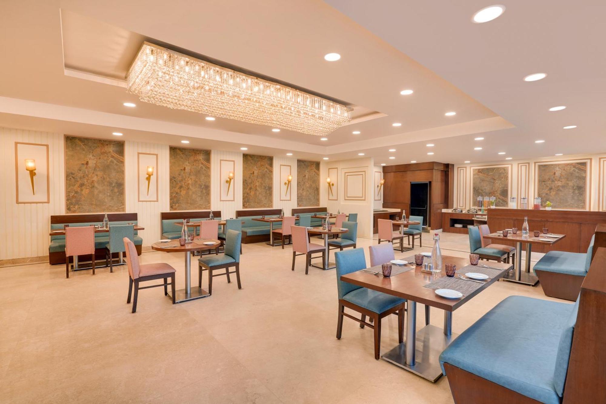 Lemon Tree Hotel, Noida Exterior photo