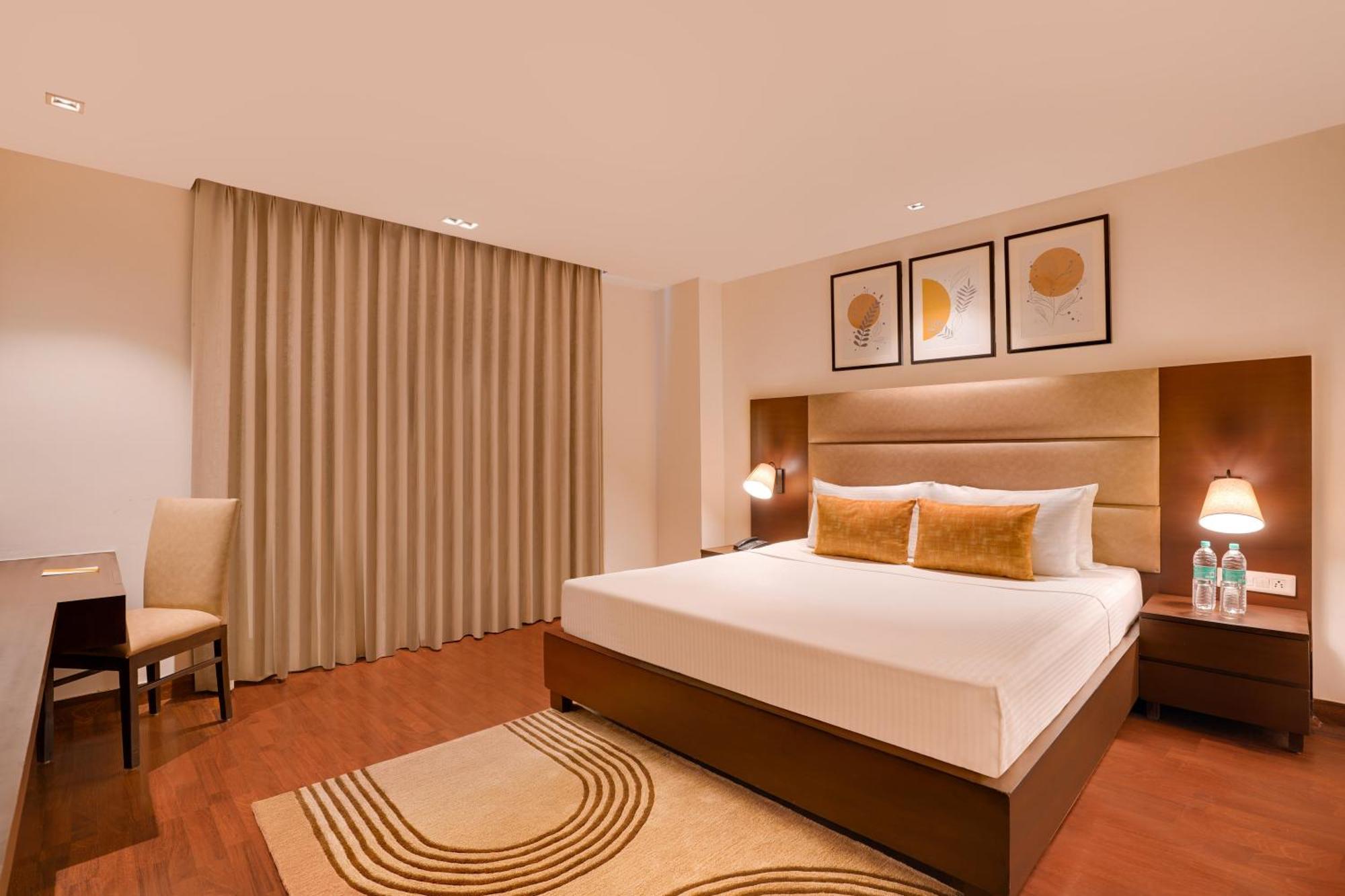 Lemon Tree Hotel, Noida Exterior photo