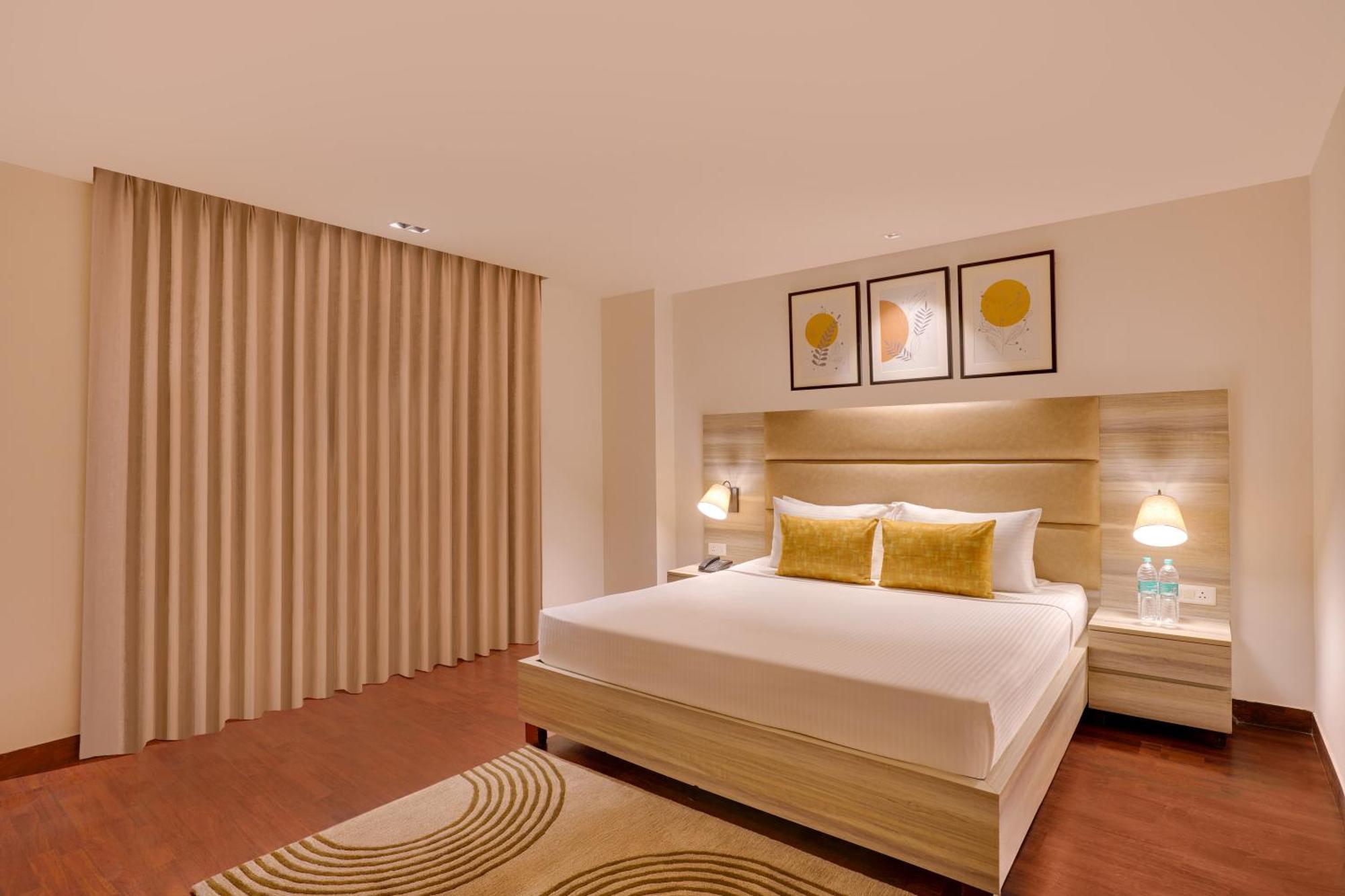 Lemon Tree Hotel, Noida Exterior photo