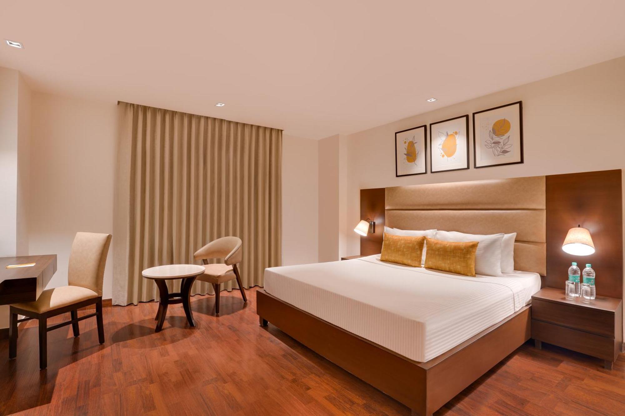 Lemon Tree Hotel, Noida Exterior photo