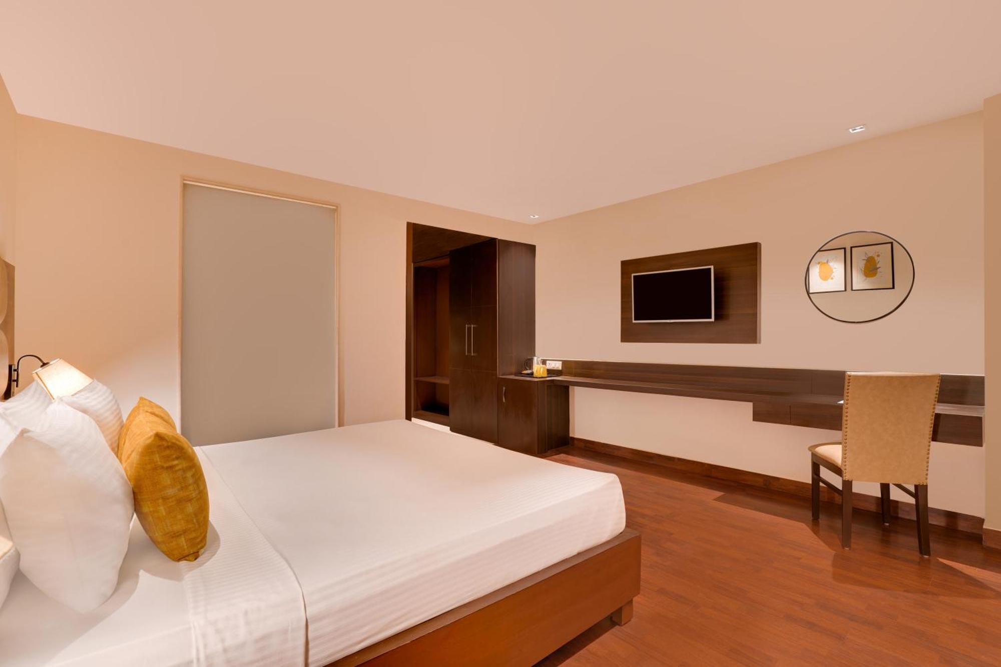Lemon Tree Hotel, Noida Exterior photo