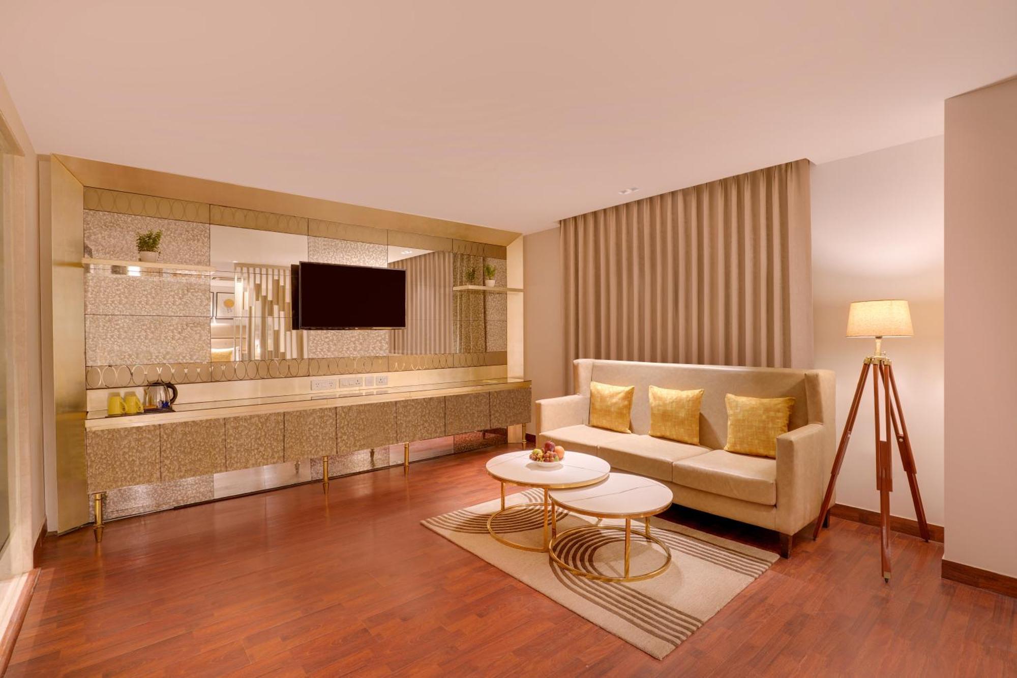 Lemon Tree Hotel, Noida Exterior photo