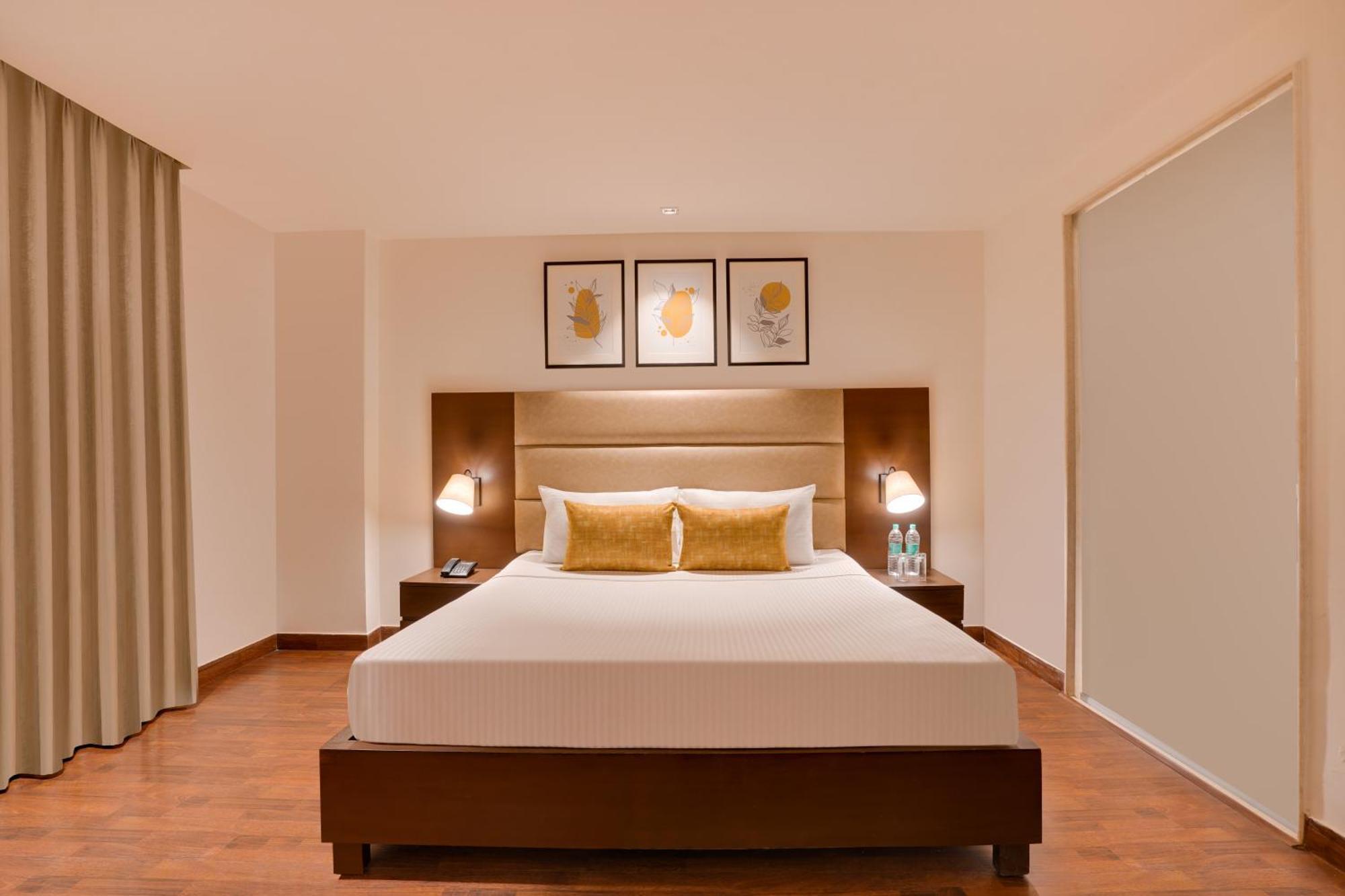 Lemon Tree Hotel, Noida Exterior photo