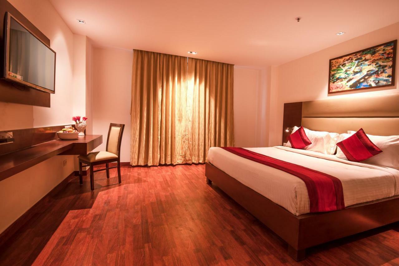 Lemon Tree Hotel, Noida Exterior photo