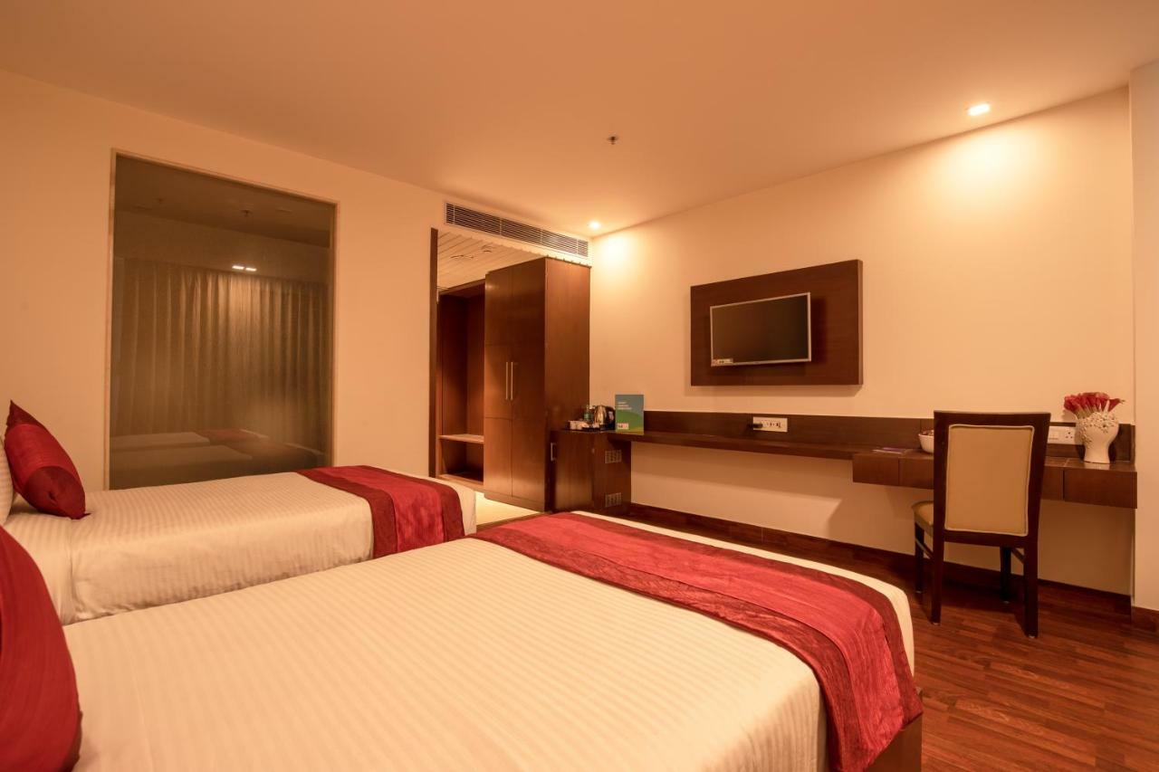 Lemon Tree Hotel, Noida Exterior photo